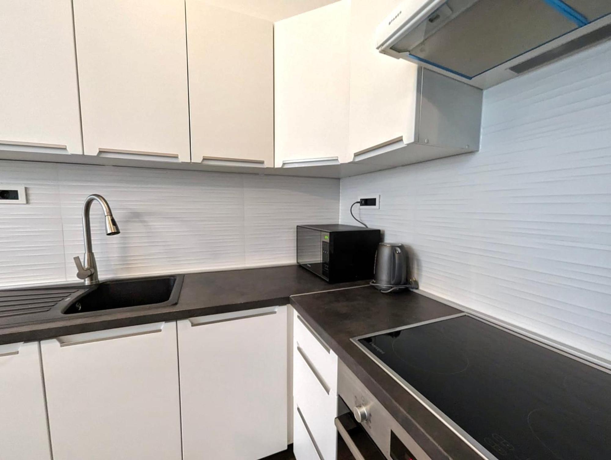 Fantabulous Downtown Abode W King Bed, 65" Tv, Washer And Tumble Dryer Zagreb Exterior photo